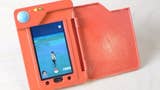 Pokémon Go: creata una custodia per smartphone a forma di Pokédex con batteria