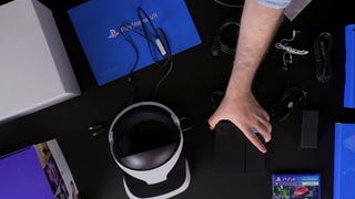 PlayStation VR: l'unboxing ci mostra i contenuti presenti nella confezione