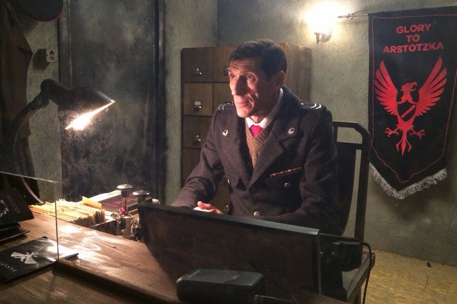 Korte Papers, Please film in de maak