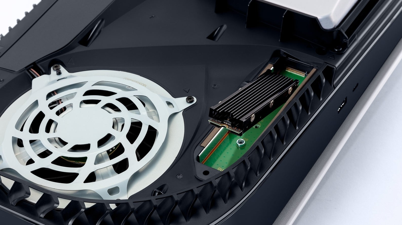 Nieuwe PS5 update ondersteunt M.2 SSD en 3D Audio voor tv-speakers