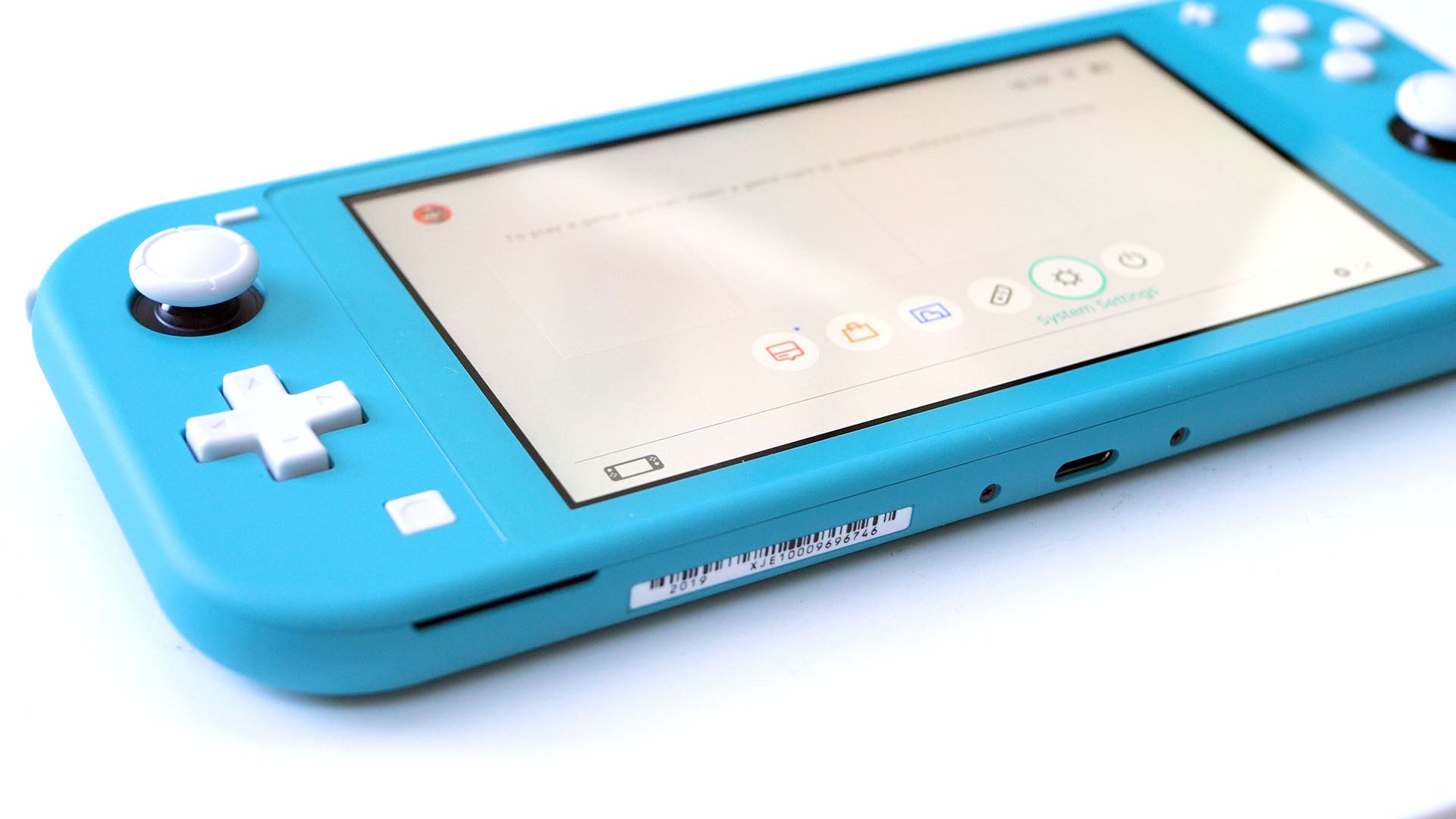 Nintendo Switch Lite review: handheld gaming that's difficult to 