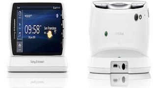 White Xperia Play is an O2 exclusive in the UK