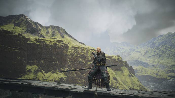 A Warfarer wearing a Fighter’s armour but wielding a Mystic Spearhand’s weapon stands on a bridge.