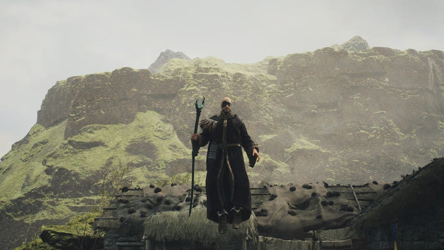 A Sorcerer levitates in the air in Dragon's Dogma 2.
