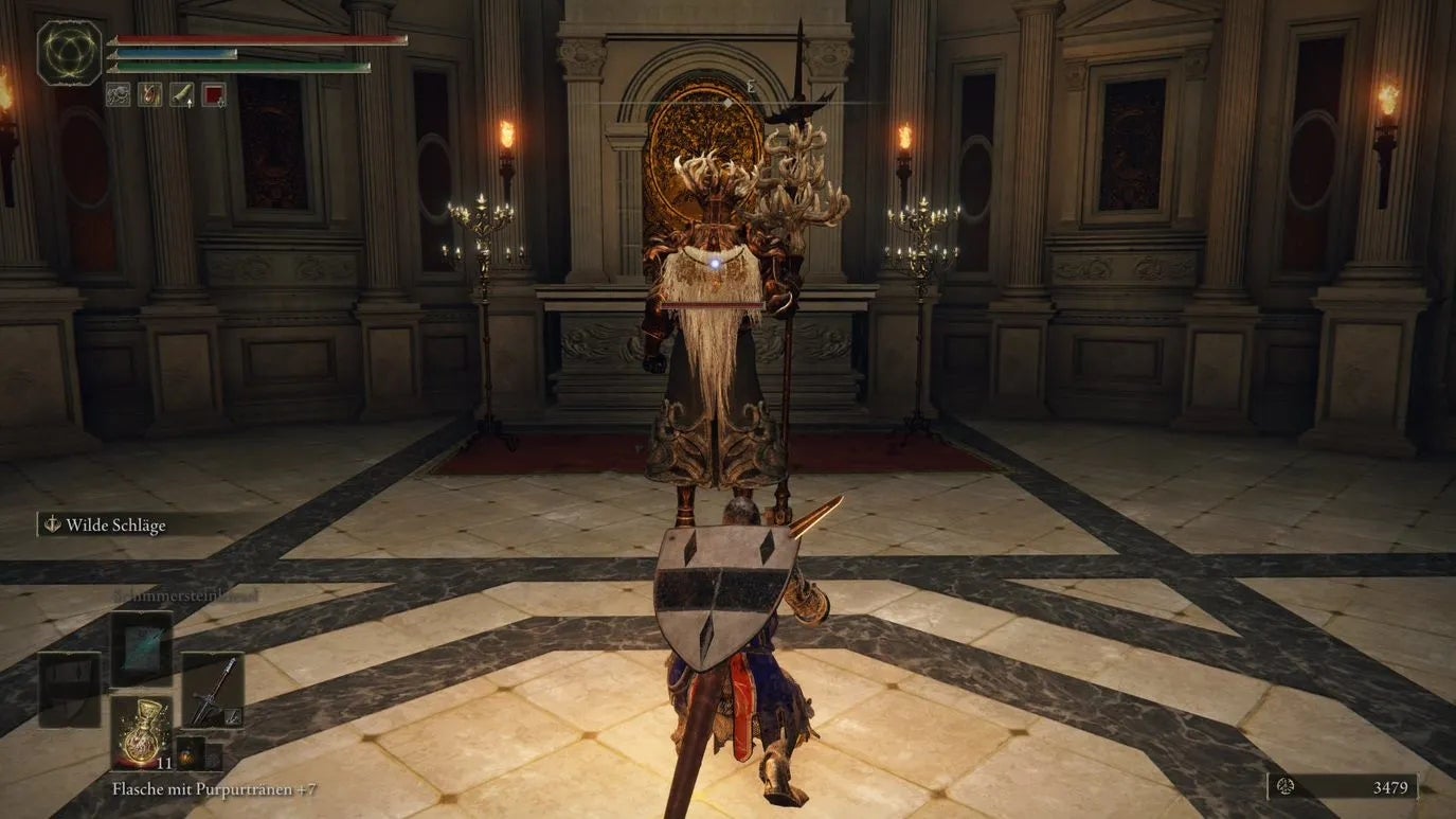 A Crucible Knight guarding a room in the Royal Capital.