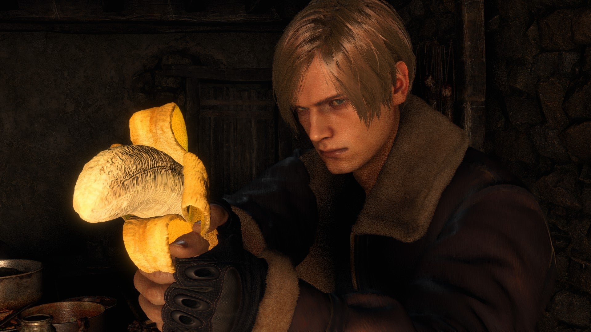 Resident Evil 4's Leon Kennedy holds a banana instead of a gun, thanks to a mod. - 1