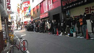 Japanese queue for 3DS pre-orders after shortage warning