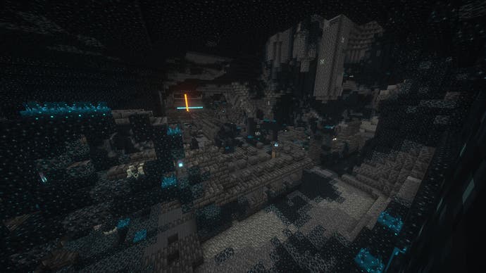Eine große uralte Stadt im Deep-Dark-Biom in Minecraft, mit einem Lavafall in der Ferne.