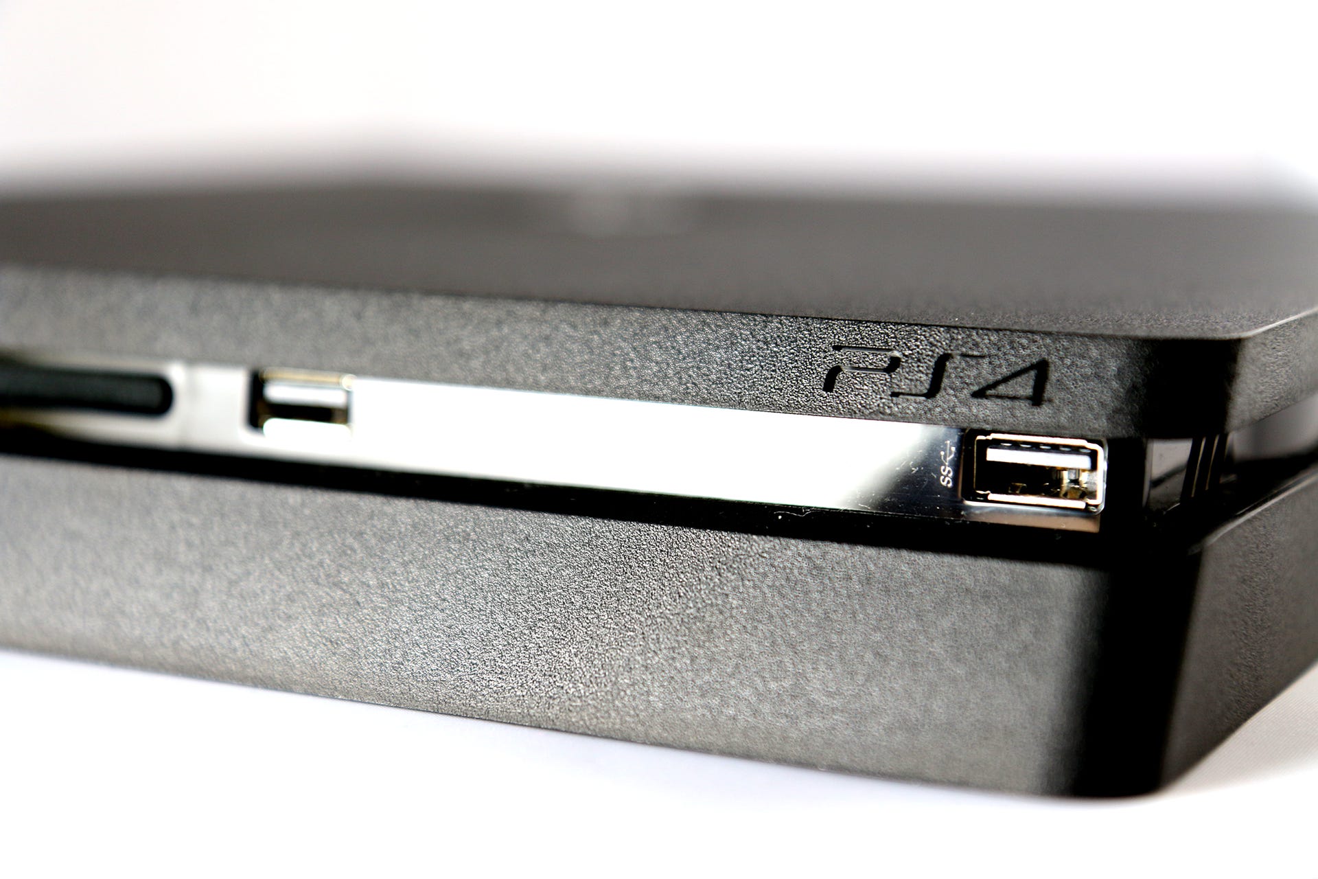 Digital Foundry Hands on with the CUH 2000 PS4 Slim Eurogamer