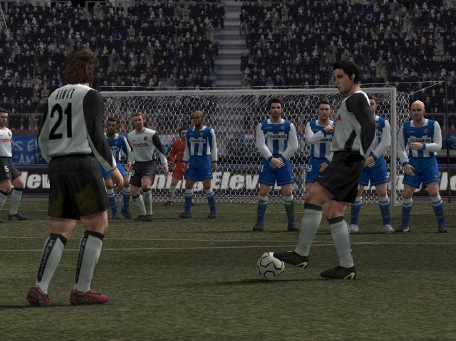 Pro Evolution Soccer 4 – Xbox – Version Française PAL – Neuf Sous Blister – Microsoft