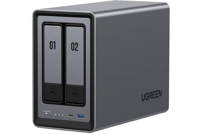 UGREEN NASync DXP2800 NAS