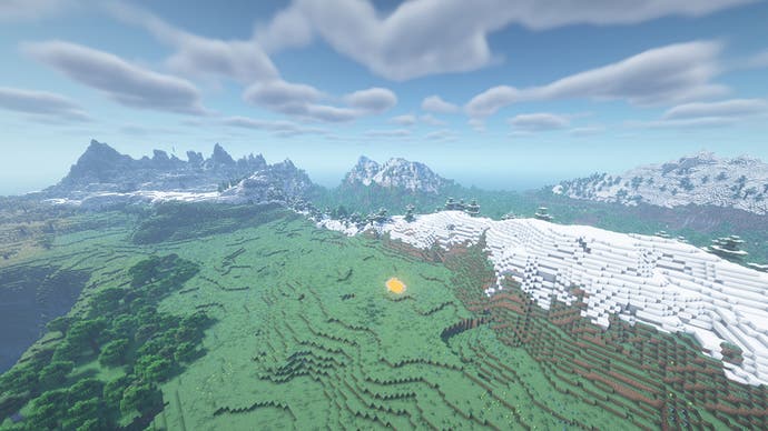 Eine Minecraft-Landschaft mit Ebenen und Bäumen, mit schneebedeckten Bergen in der Ferne.