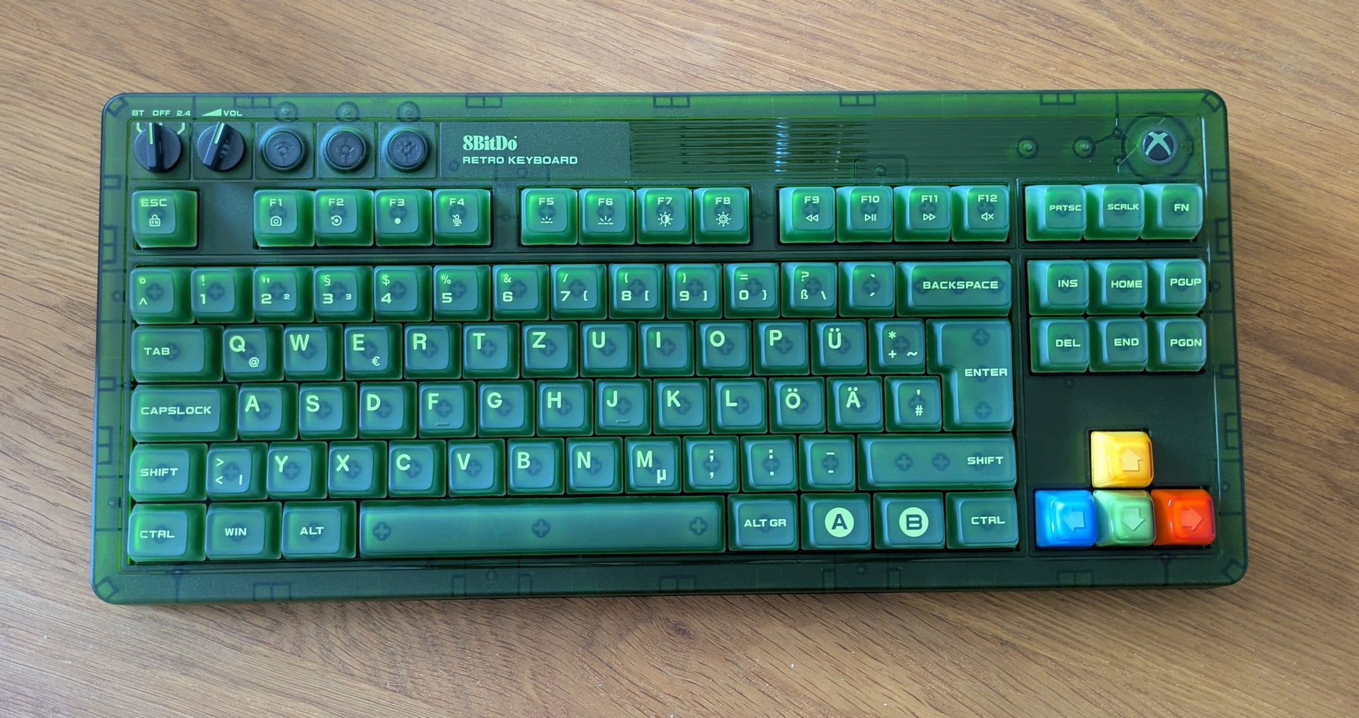 8BitDo Retro 87 Keyboard im Test: Schicker Xbox-Look trifft auf laute ...