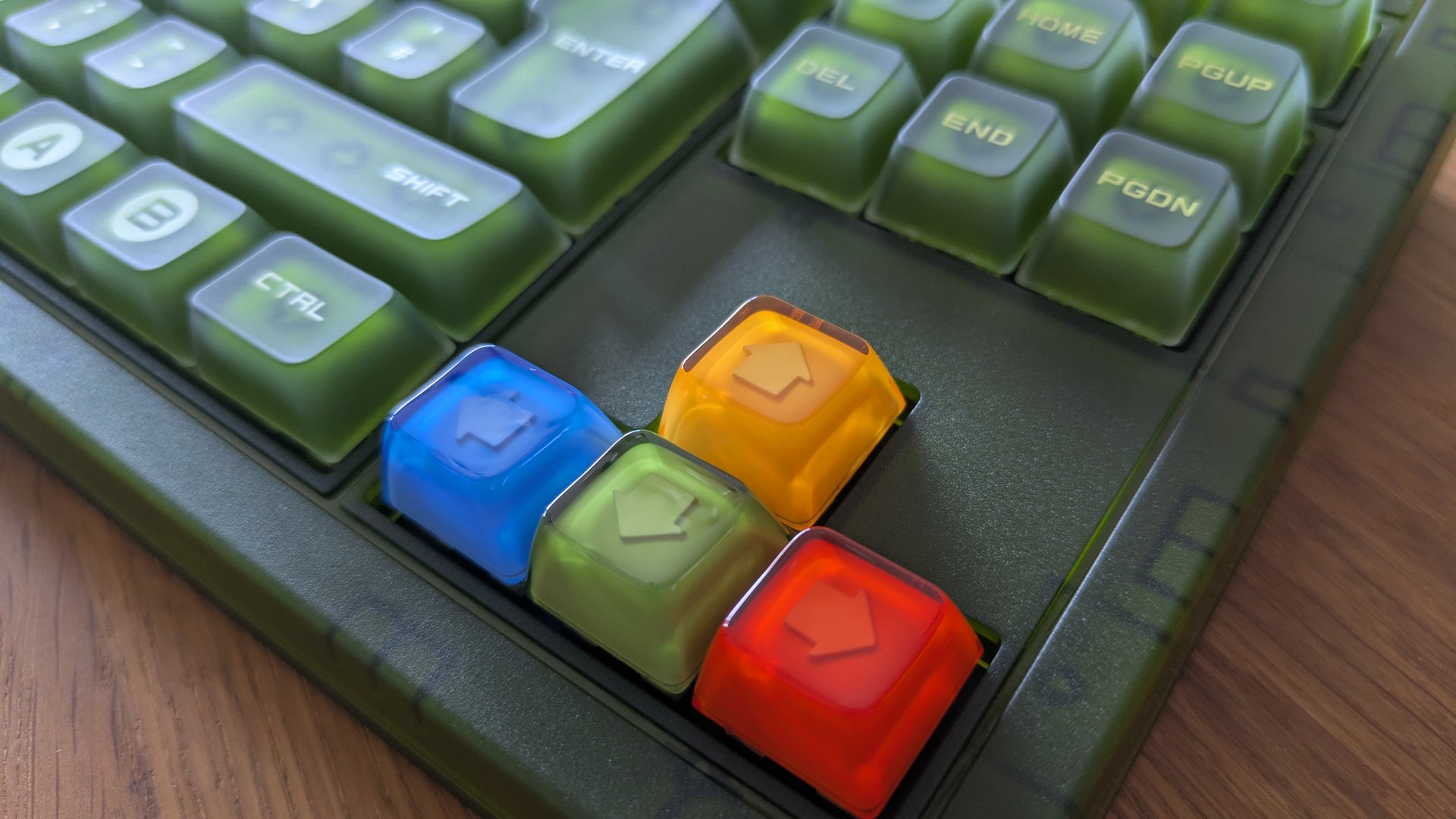 8BitDo Retro 87 Keyboard im Test: Schicker Xbox-Look trifft auf laute ...