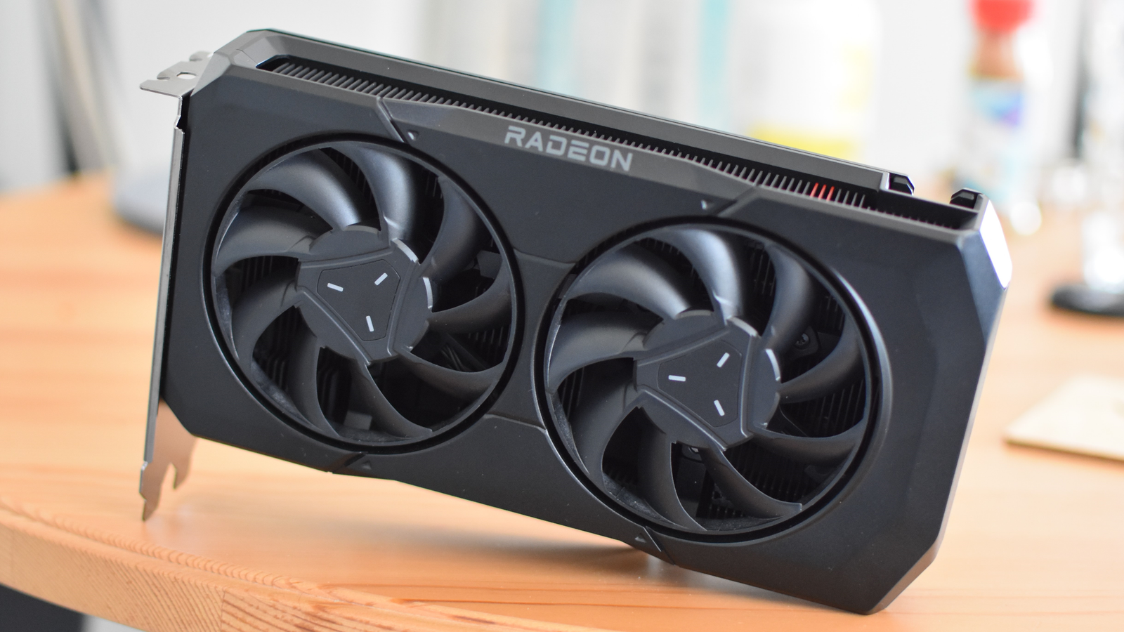 AMD Radeon RX 7600 review: a GPU with nothing new | Rock AMD Radeon RX 7600 review: a GPU with nothing new | Rock