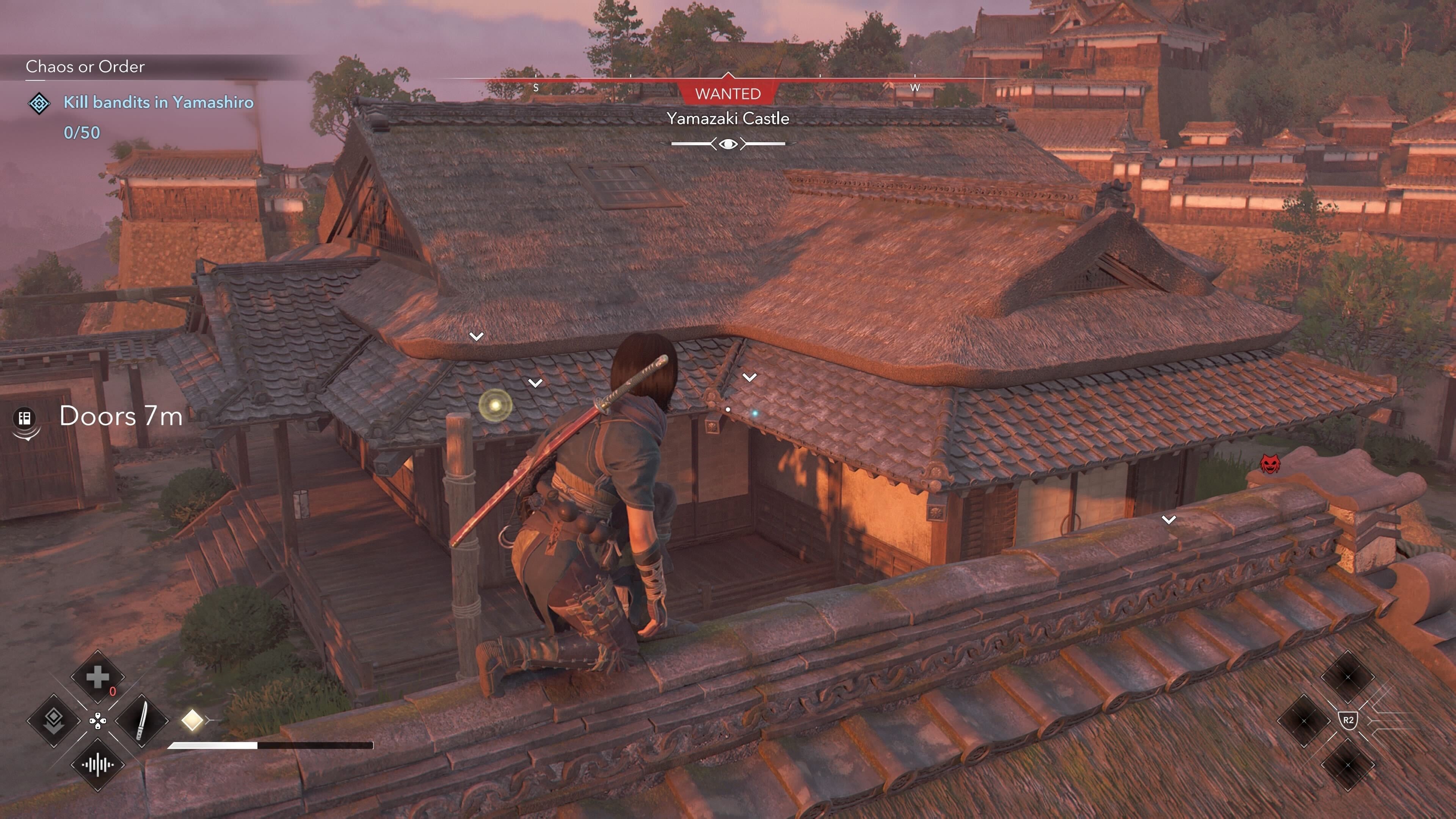 Naoe looking at the building containing Sato Katsubei in Assassin&rsquo;s Creed Shadows.