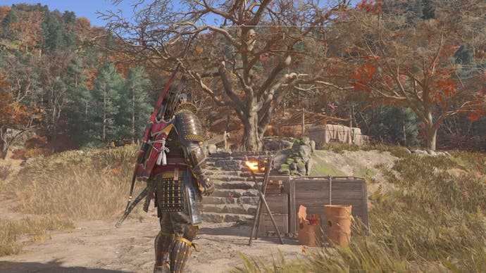 Yasuke looking at the entrance to Azuchi Kyotanyama Kofun in the Shadows of Creed of Assassin.