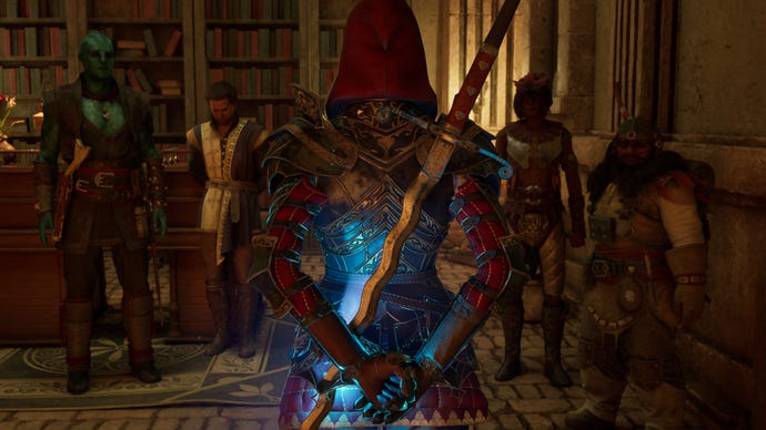 Inquisitor Lodwyn stands before the Envoy's party in Avowed.
