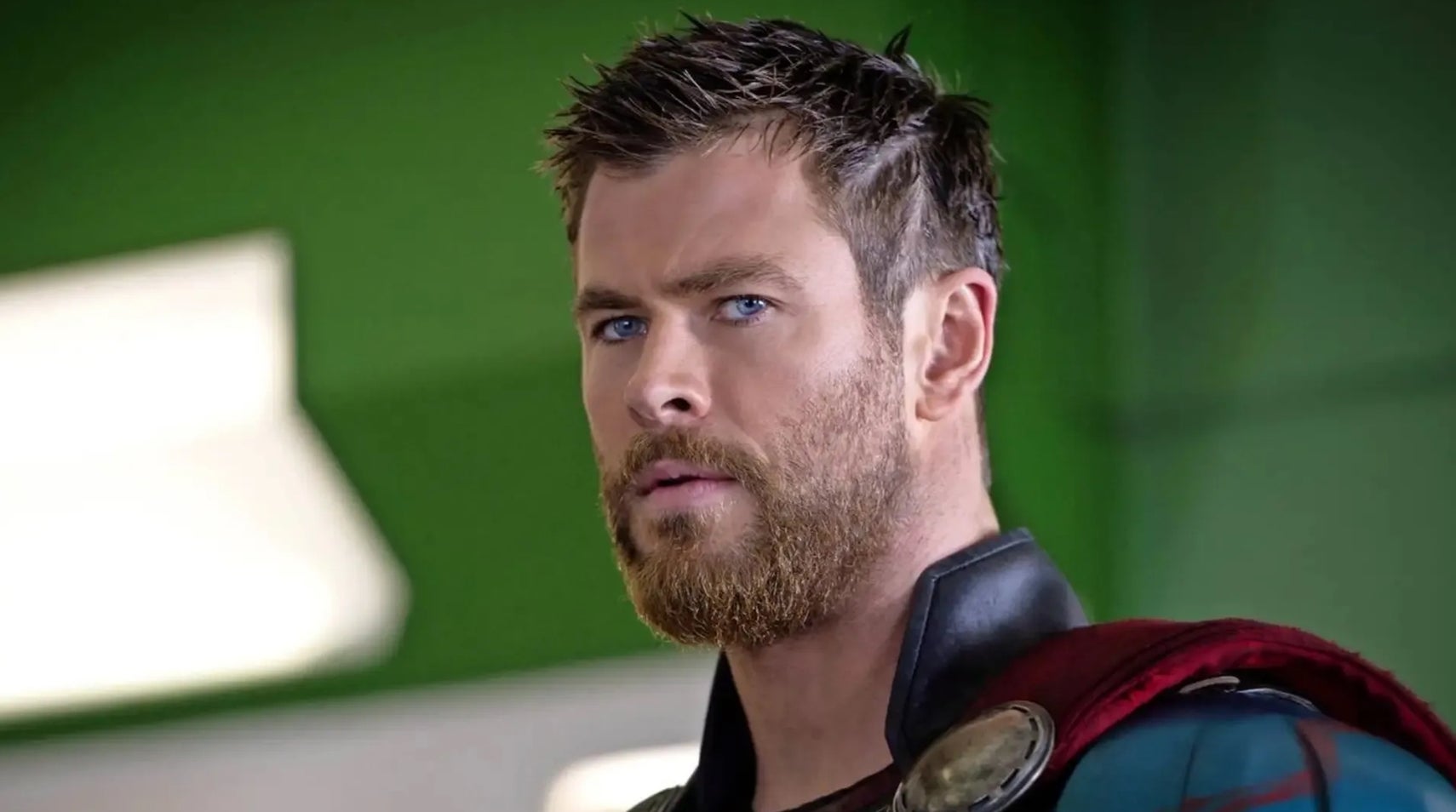 Chris Hemsworth in Thor: Ragnarok (2017) - 1