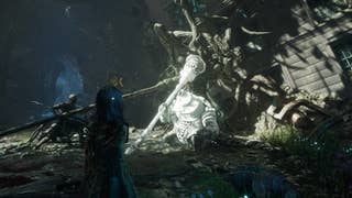 Lune looks at Jar, a non-hostile Nevron, in Clair Obscur: Expedition 33