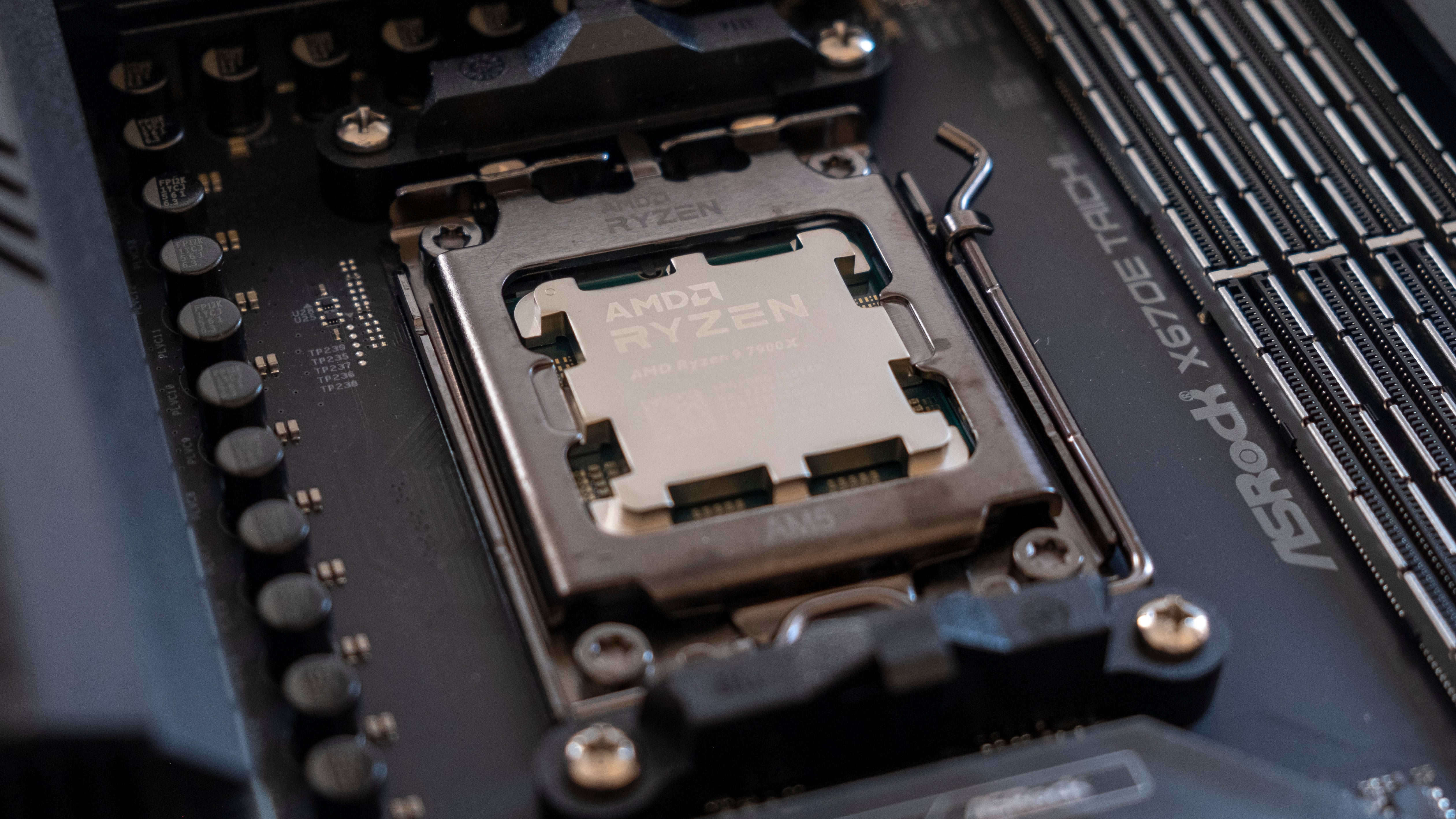 AMD Ryzen 9 7900X and Ryzen 5 7600X review: welcome to the future