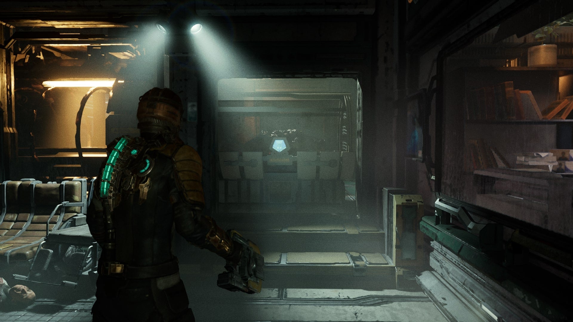 A tank blocks Isaac&rsquo;s path in Dead Space