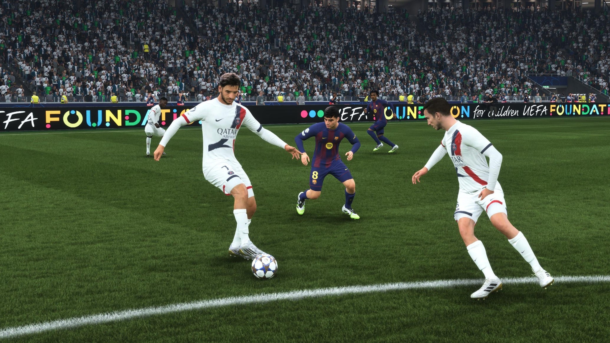 Khvicha Kvaratskhelia playing an outside of the boot pass with Inventive+ in EA Sports FC 26. - 1