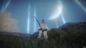 The player stands at the Moonlight Altar in Elden Ring
