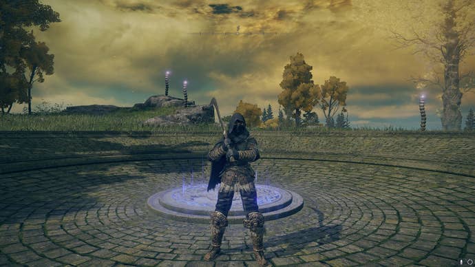 The player stands in front of the Forlorn Hound Evergaol while holding the Bloodhound’s Fang in Elden Ring