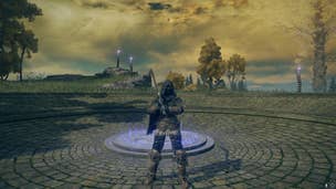 The player stands in front of the Forlorn Hound Evergaol while holding the Bloodhound's Fang in Elden Ring