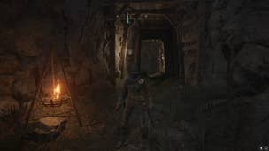 The player stands in front of the entrance to Limgrave Tunnels in Elden Ring