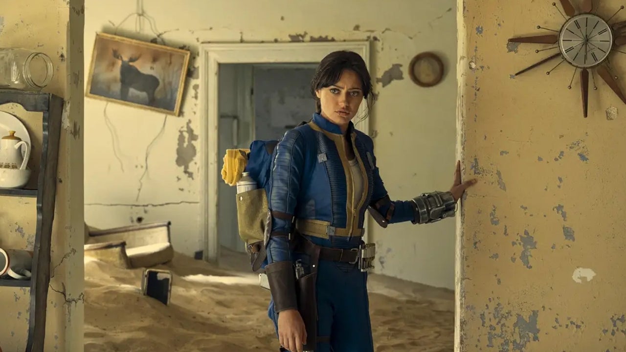 Fallout (2024) - Lucy inside a ruined house - 1