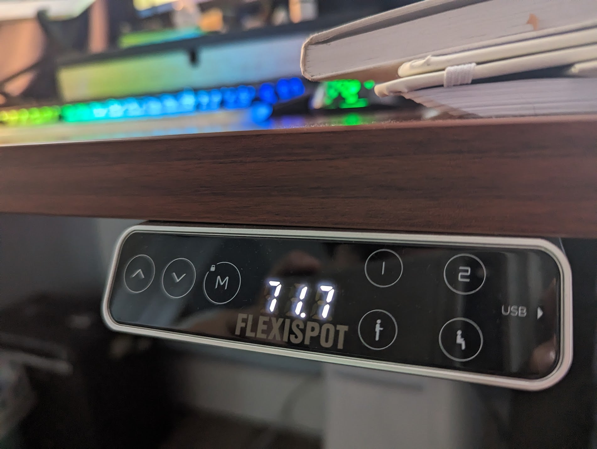 A standing desk made me better at gaming - 5