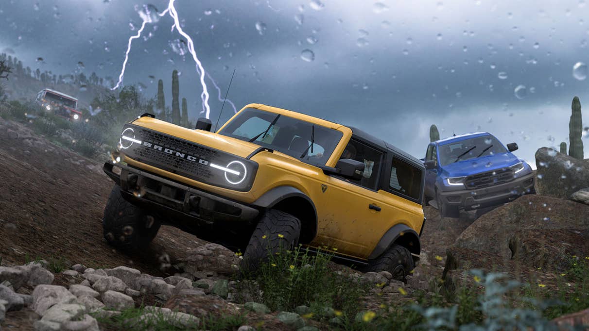 Forza Horizon 5 yellow car races during thunderstorm