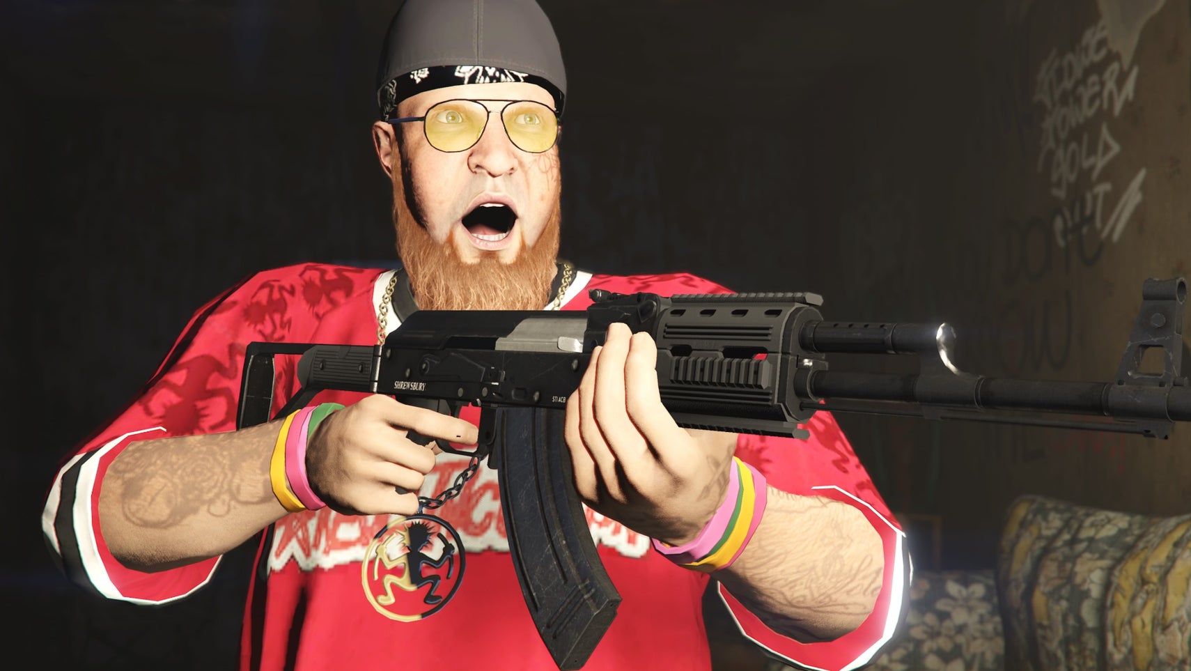 GTA Online, Los Santos Drug Wars character Dax is holding a rifle. - 1