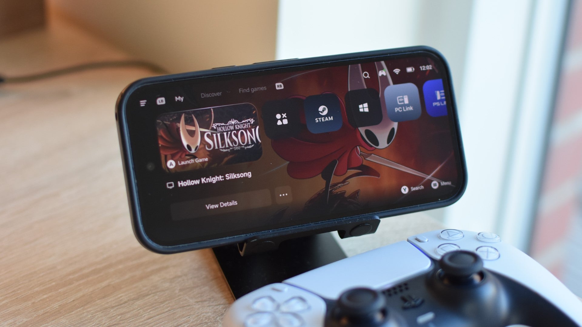 The Gamehub app running on an Android phone, showing the launcher screen for Hollow Knight: Silksong. - 1