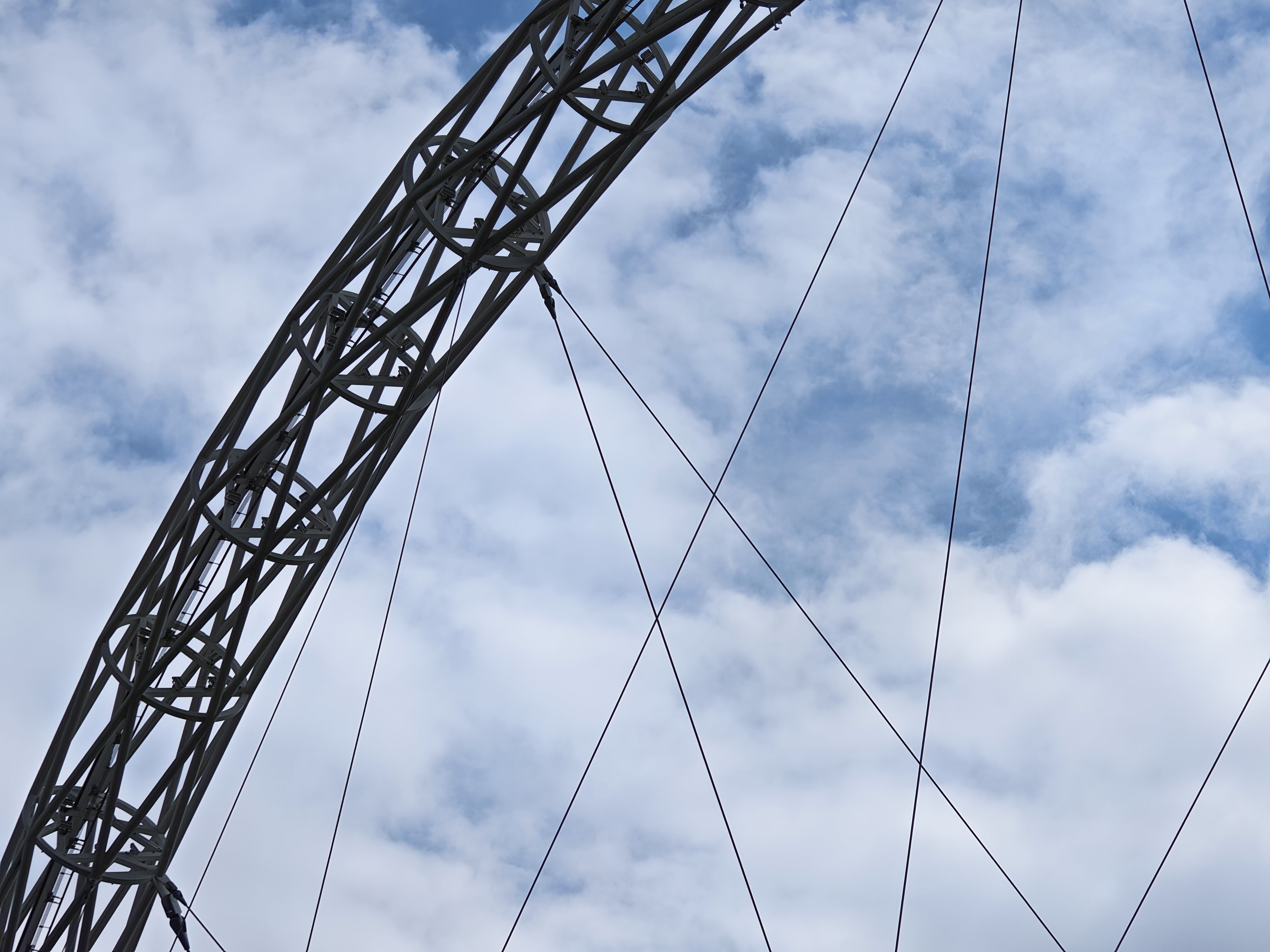 Wembley arch zoomed in