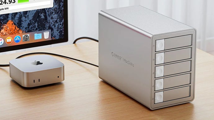 Né una rete da configurare né un server da imparare a usare, solo un cavo USB-C e 130 TB di spazio di archiviazione