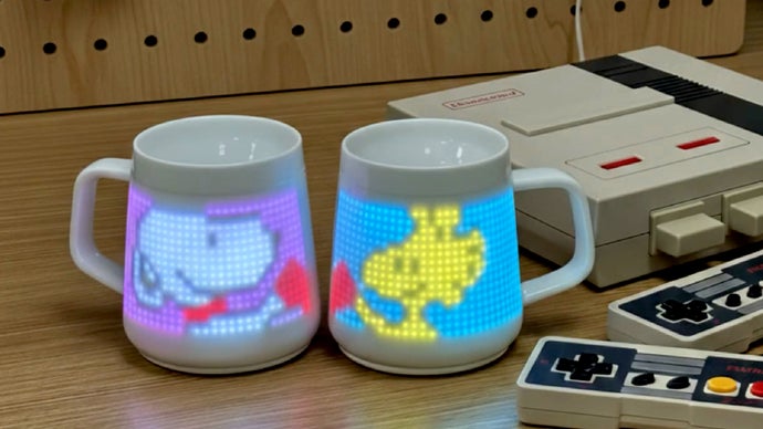 Gamer Mug with Pixel Screen Shows Real-Time Coffee Temperature