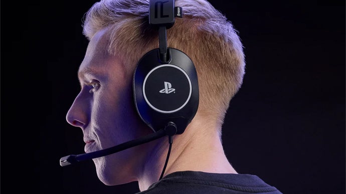 Non è wireless né dispone di un software dedicato, eppure riesce a sfruttare l'audio 3D della PlayStation 5 come pochi altri