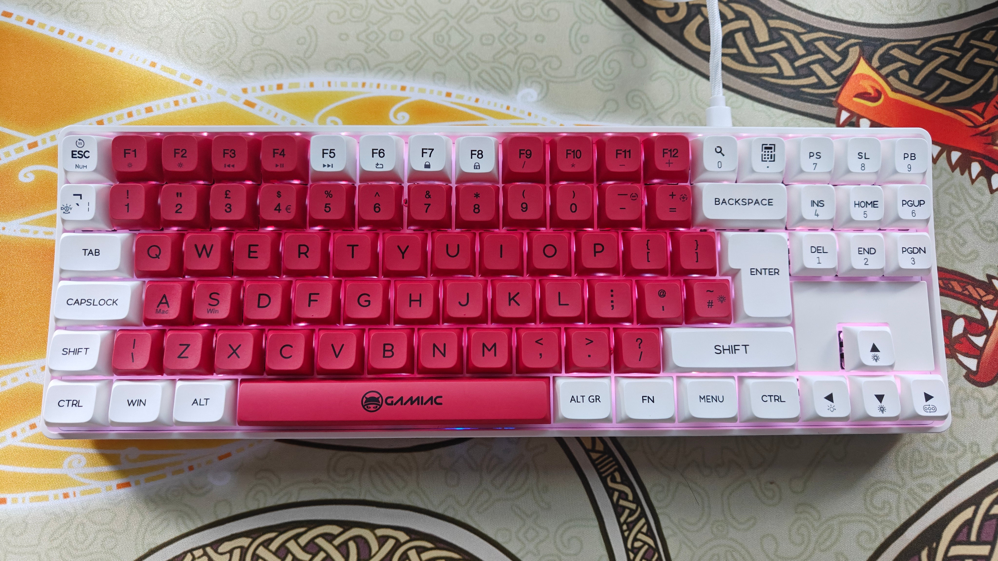 A cheap UK mechanical keyboard with good bones - the Gamiac TKL90G