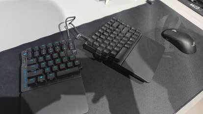 asus rog falchata in split mode