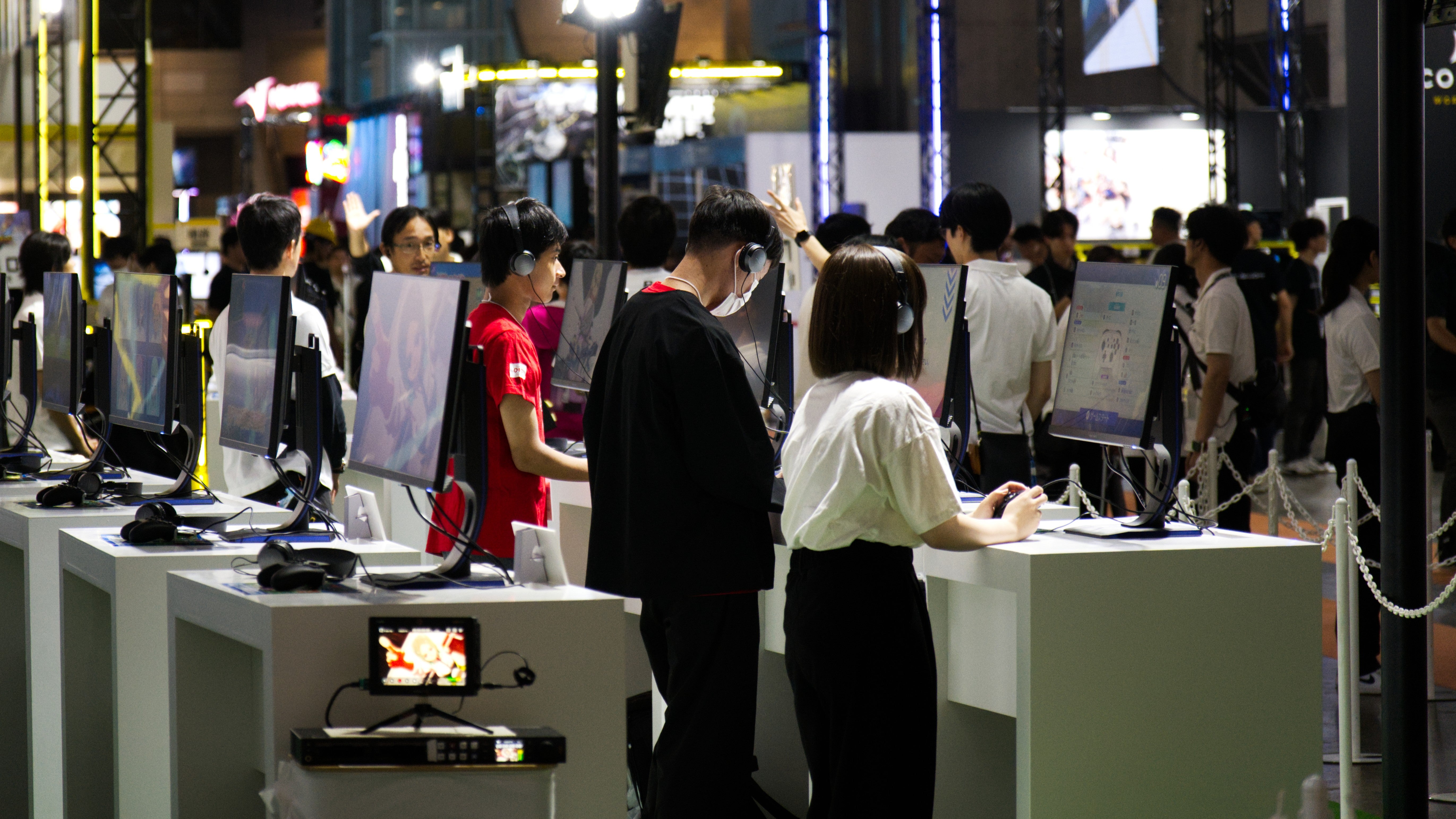 Players at Tokyo Game Show 2025