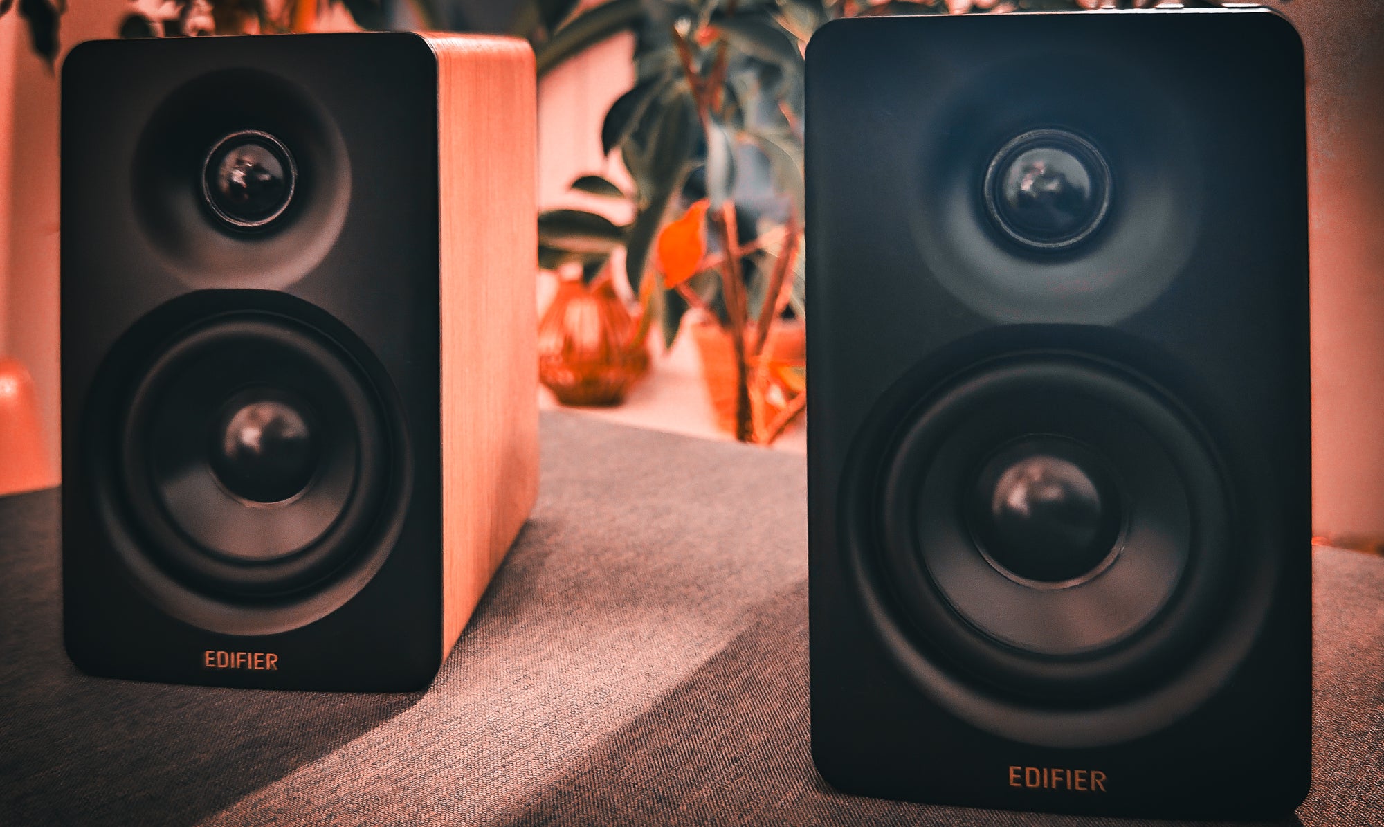 Edifier M60 Desktop Aktiv-Lautsprecher im Test - Diese Winzlinge sollten  nicht so klingen, wie sie es tun! | Eurogamer.de