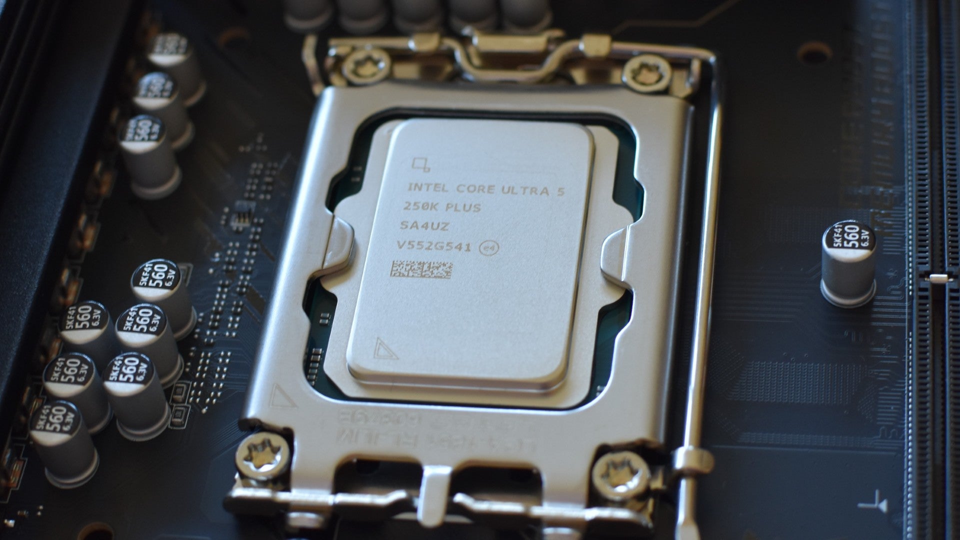 Intel Core Ultra 7 270K Plus and Intel Core Ultra 5 250K Plus