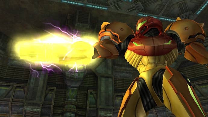Samus' right arm glows a bright yellow in a screenshot for Metroid Prime