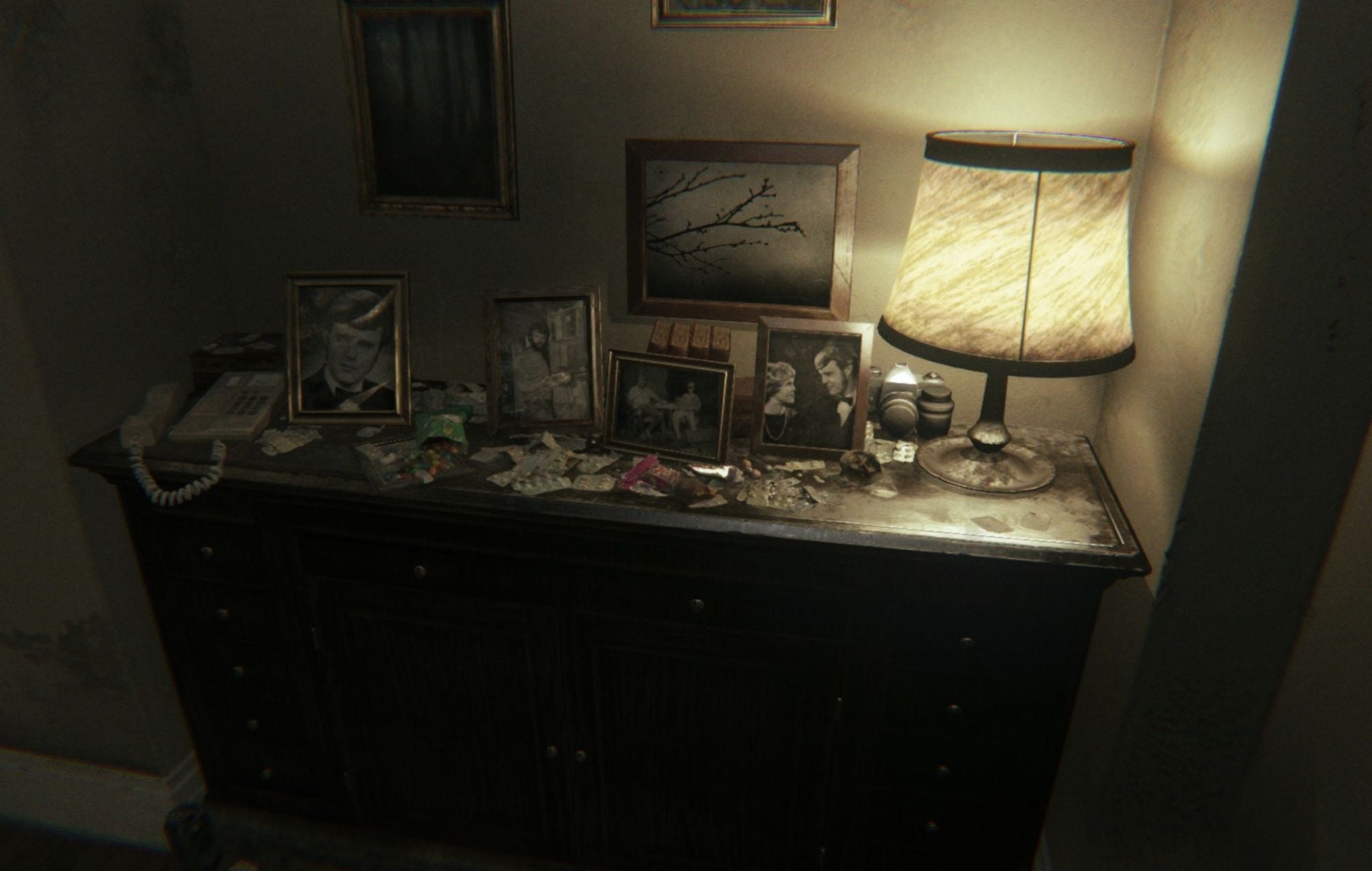 A collection of miscellaneous household belongings in PT. - 5