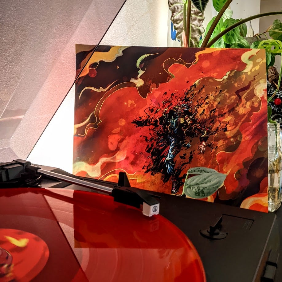 Arte da Hotline Miami sobre um disco vermelho em uma plataforma giratória