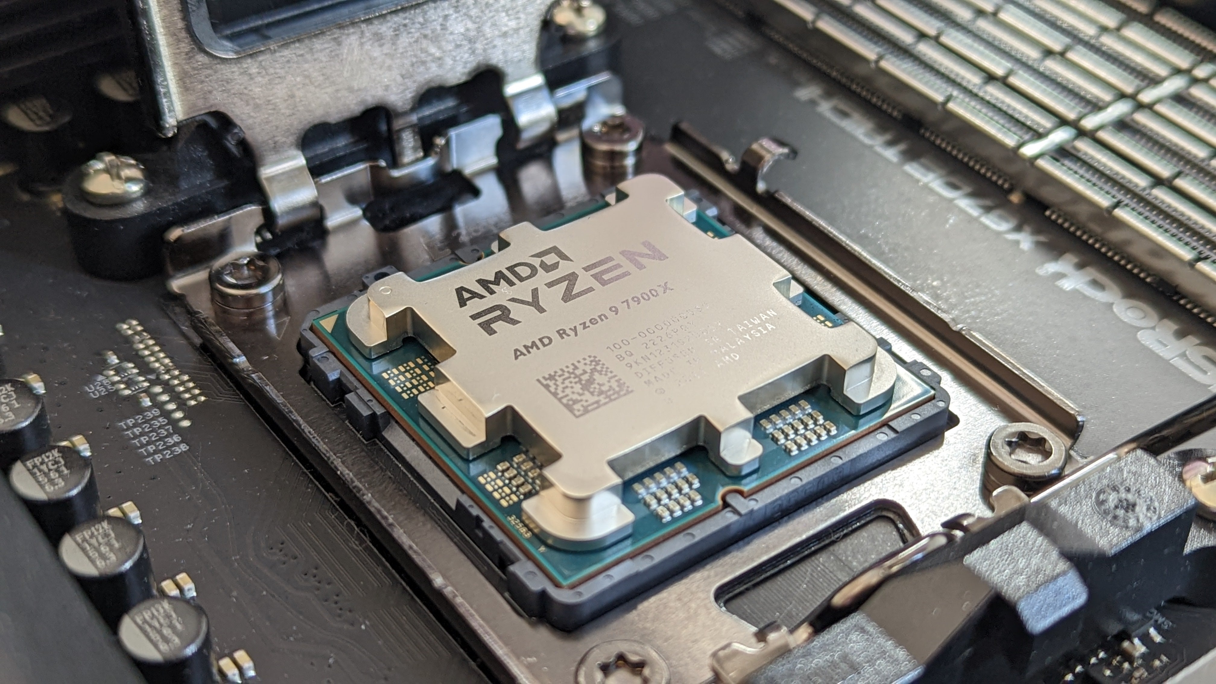 Where to buy AMD Ryzen 7950X3D and 7900X3D CPUs: UK and US