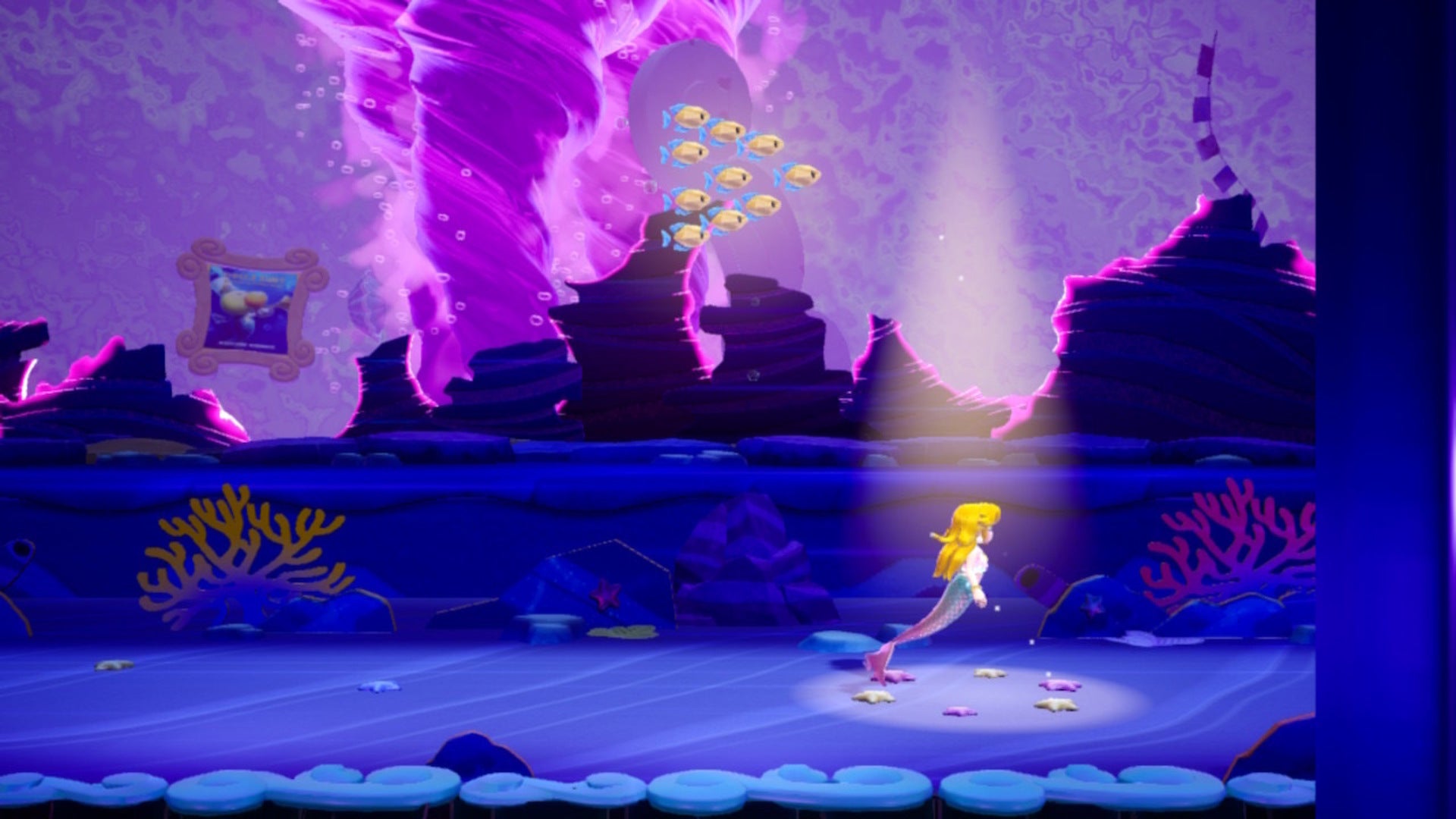 Mermaid Peach floats above a spotlight in Princess Peach: Showtime - 3